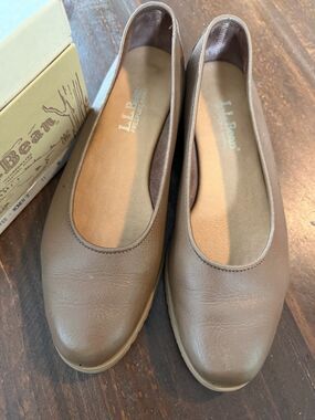 VTG LL Bean Taupe Leather Slip-On Women's Ballet Flats  - Size 11W
